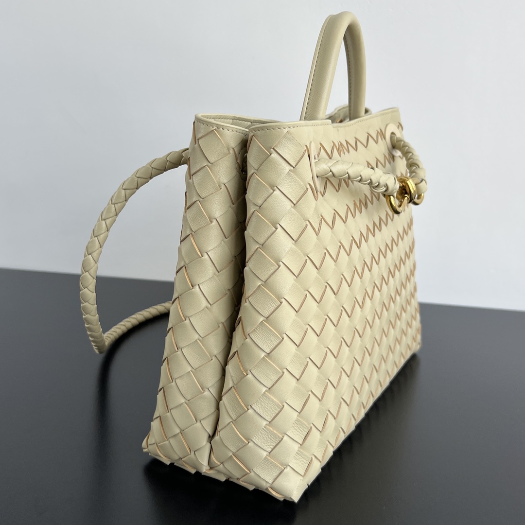 Medium Andiamo Intrecciato Leather Top Handle Bag Pearl Grey